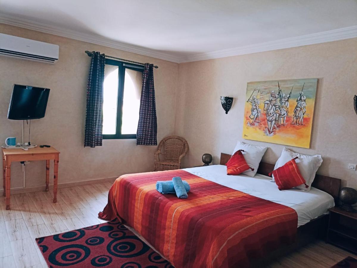 Les Jardins D Amizmiz 6 Piscines Bed & Breakfast Wawizelte ภายนอก รูปภาพ