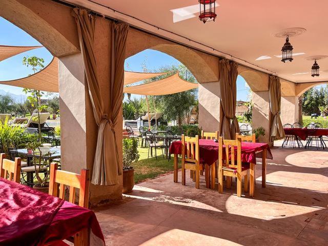 Les Jardins D Amizmiz 6 Piscines Bed & Breakfast Wawizelte ภายนอก รูปภาพ