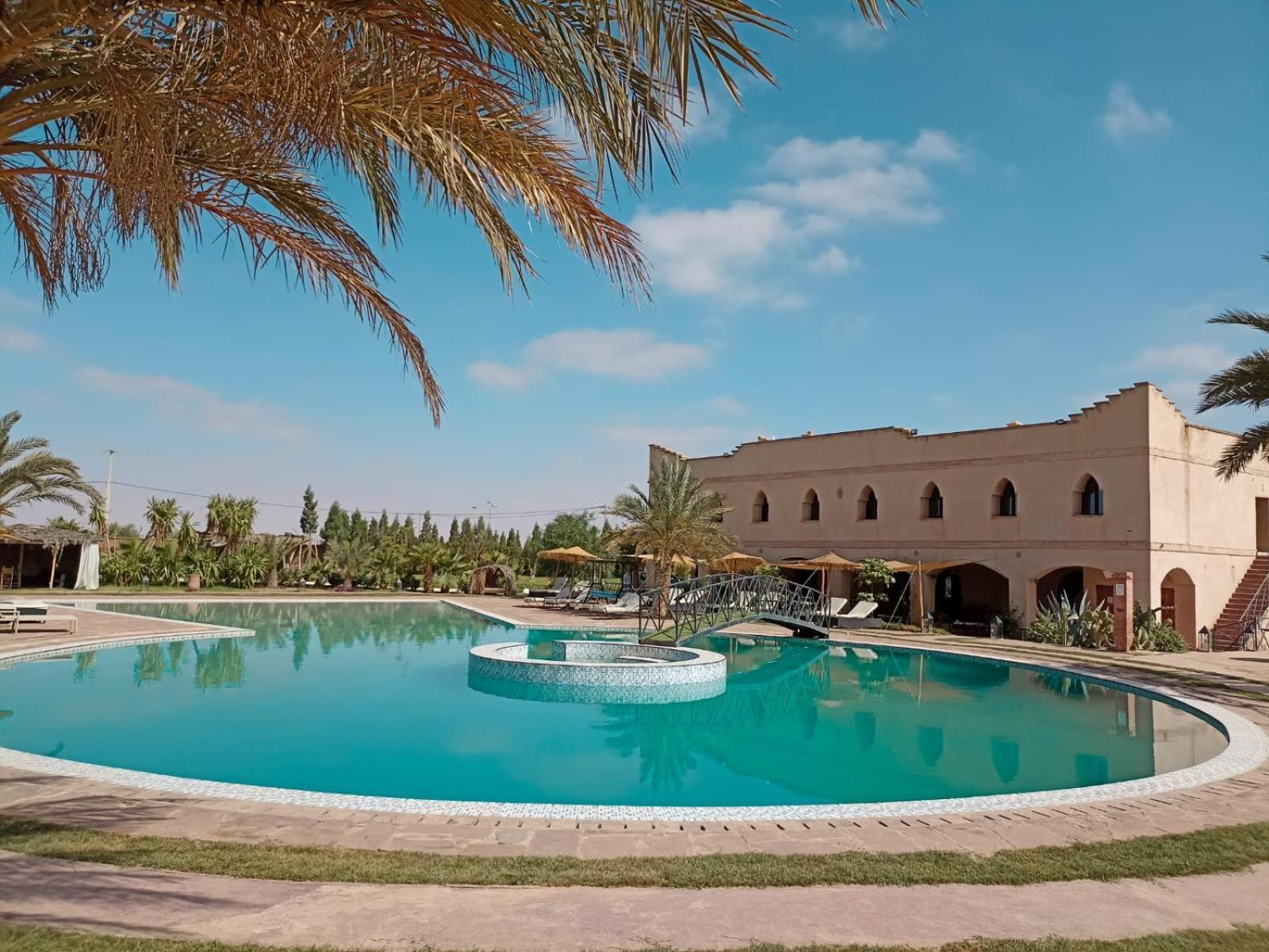 Les Jardins D Amizmiz 6 Piscines Bed & Breakfast Wawizelte ภายนอก รูปภาพ