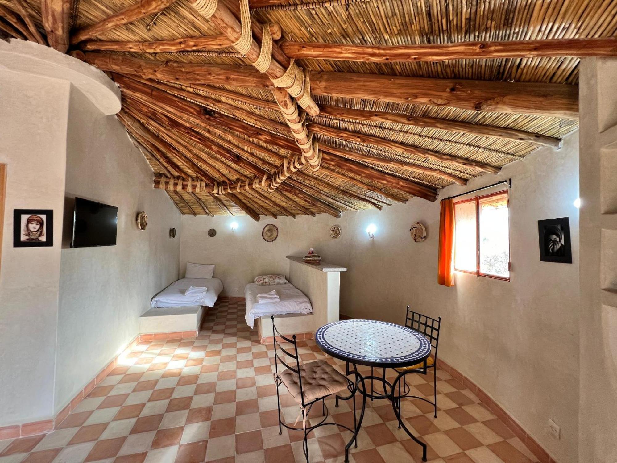 Les Jardins D Amizmiz 6 Piscines Bed & Breakfast Wawizelte ภายนอก รูปภาพ