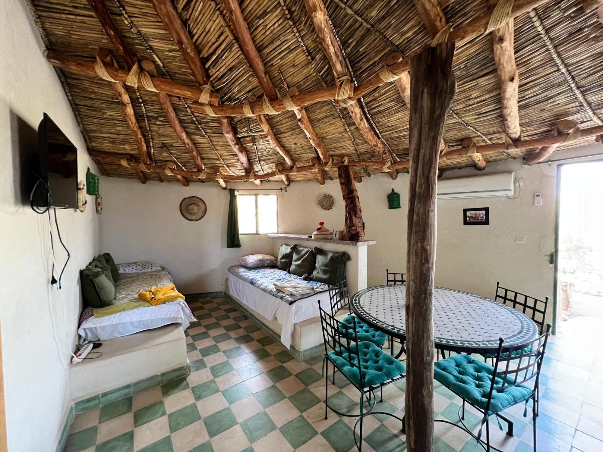 Les Jardins D Amizmiz 6 Piscines Bed & Breakfast Wawizelte ภายนอก รูปภาพ
