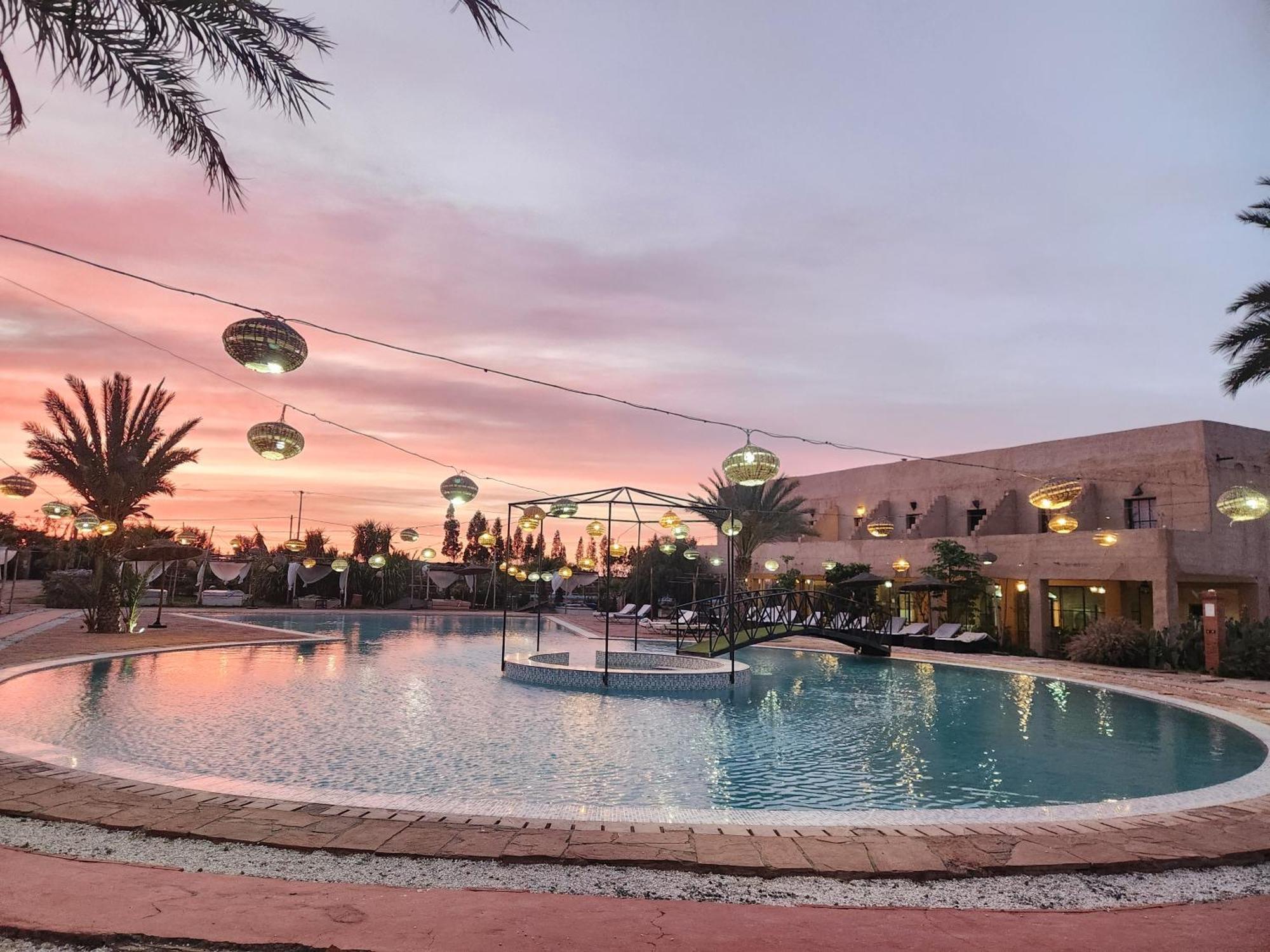 Les Jardins D Amizmiz 6 Piscines Bed & Breakfast Wawizelte ภายนอก รูปภาพ