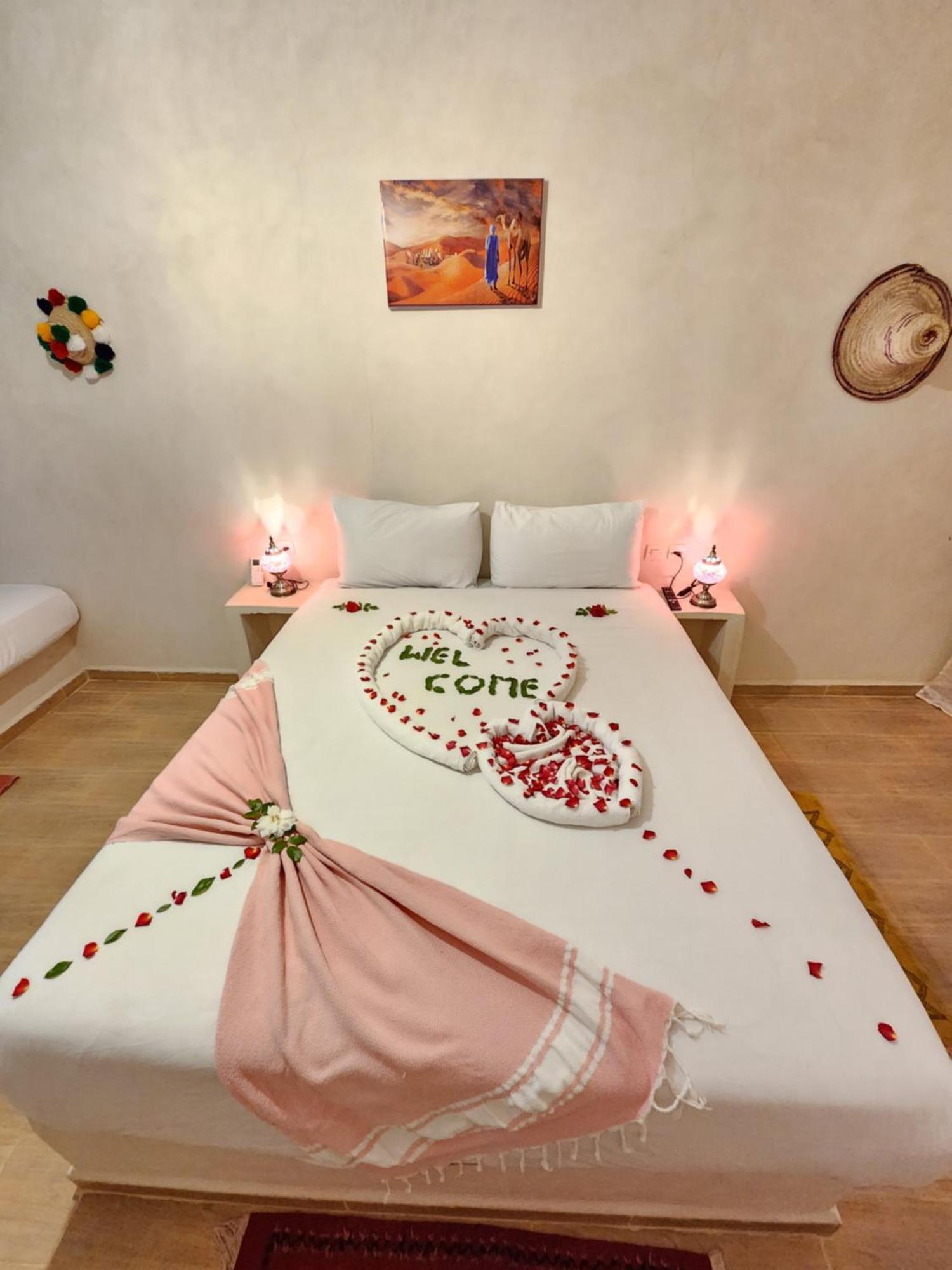 Les Jardins D Amizmiz 6 Piscines Bed & Breakfast Wawizelte ภายนอก รูปภาพ