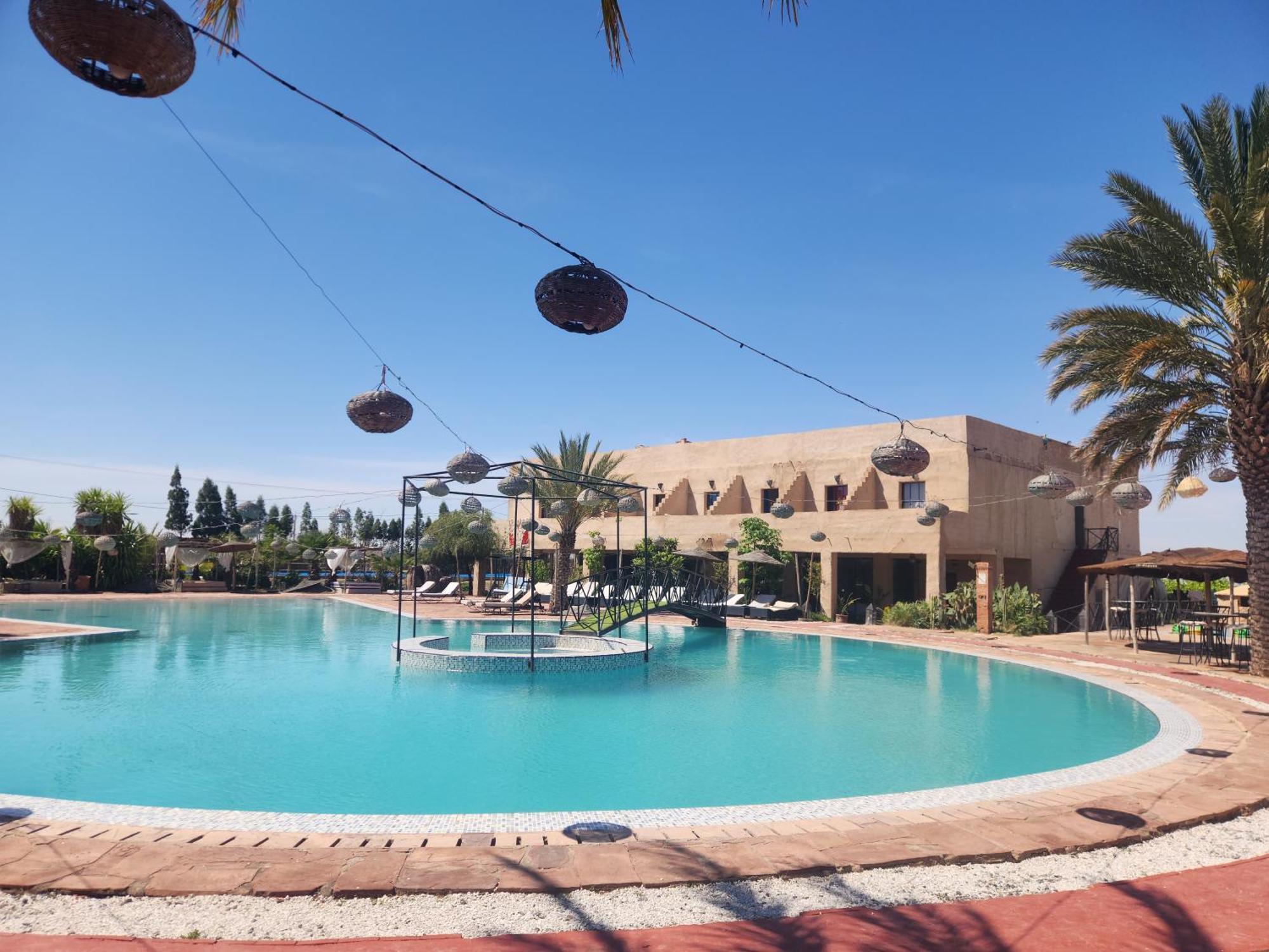 Les Jardins D Amizmiz 6 Piscines Bed & Breakfast Wawizelte ภายนอก รูปภาพ