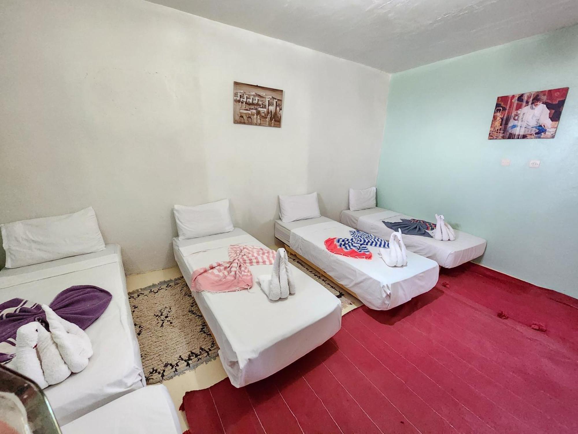 Les Jardins D Amizmiz 6 Piscines Bed & Breakfast Wawizelte ภายนอก รูปภาพ