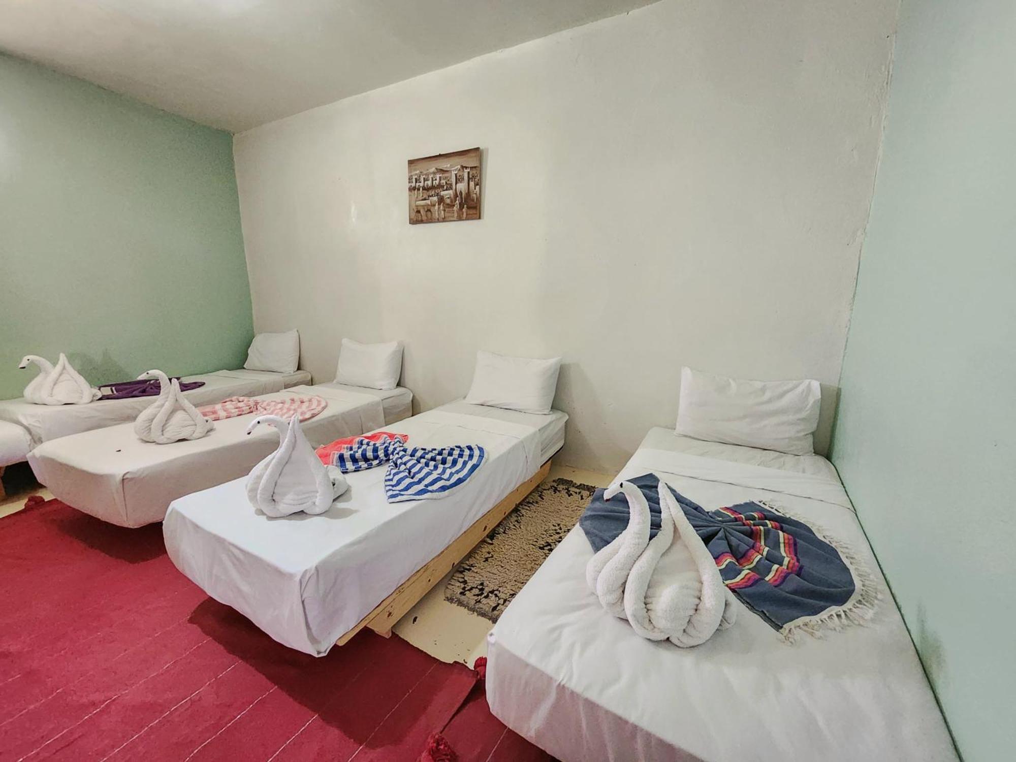 Les Jardins D Amizmiz 6 Piscines Bed & Breakfast Wawizelte ภายนอก รูปภาพ